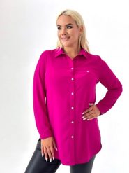Elegancka różowa koszula z kołnierzykiem PLUS SIZE XXL. Czerwone koszule Nasi partnerzy, plus size, bez wzorów, z poliesteru, eleganckie, bez kołnierzyka, plus size, bez ramiączek. Za 199.90 zł.