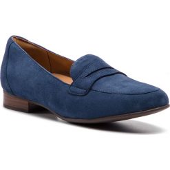 Lordsy CLARKS - Un Blush Go 261356754 Navy Suede. Niebieskie lordsy Clarks, bez wzorów, ze skóry, bez obcasa, na obcasie, bez zapięcia. W wyprzedaży za 239.00 zł.