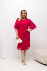 Amarantowa sukienka Estelle - zwiewna szyfonowa kreacja PLUS SIZE XXL OVERSIZE WIOSNA. Czerwone sukienki Moda Size Plus Iwanek, na imprezę, na wiosnę, l, bez wzorów, z elastanu, eleganckie, z asymetrycznym kołnierzem, plus size, bez ramiączek, midi, asymetryczne. Za 379.90 zł.