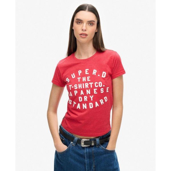 Dopasowany t-shirt z nadrukiem w reliefie. Brązowe koszulki sportowe Superdry, bez wzorów, bez ramiączek. W wyprzedaży za 132.45 zł.