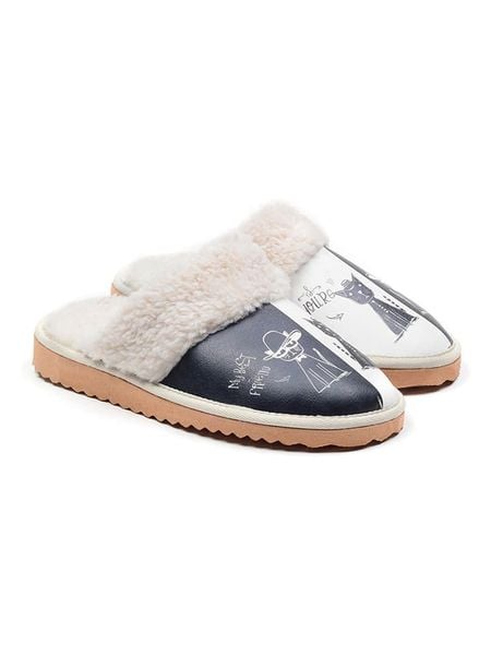 Goby Kapcie w kolorze biało-czarnym rozmiar: 37. Białe obuwie domowe Goby, bez wzorów, z materiału, z okrągłym noskiem, bez zapięcia. Za 130.99 zł.