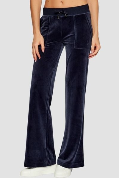 JUICY COUTURE Granatowe spodnie dresowe damskie Layla Low Rise, Rozmiar M. Niebieskie spodnie dresowe Juicy Couture, na co dzień, m, bez wzorów, z dresówki. W wyprzedaży za 306.99 zł.