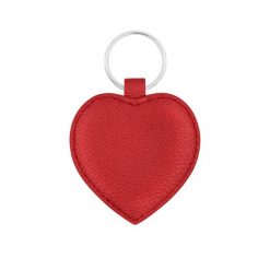 Brelok serce czerwone z okuciem w srebrnym kolorze. Czerwone torebki klasyczne Lilou, bez wzorów, ze skóry, z tłoczeniem, bez dodatków. Za 99.00 zł.
