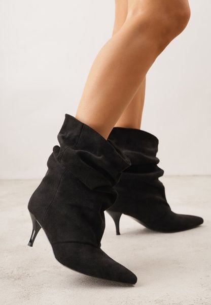 Czarne Botki na Szpilce Typu Slouchy Anitai. Czarne botki Renee, bez wzorów, z jeansu, bez obcasa, na obcasie, bez zapięcia. Za 169.99 zł.