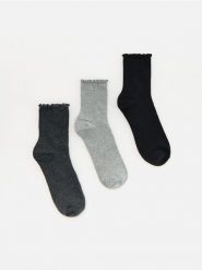 Skarpetki z bawełną 3 pack - szary. Szare skarpety Reserved, bez wzorów, z bawełny. Za 39.99 zł.