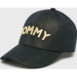Tommy Hilfiger - Czapka. Czarne czapki TOMMY HILFIGER, bez wzorów, z bawełny. W wyprzedaży za 99.90 zł.