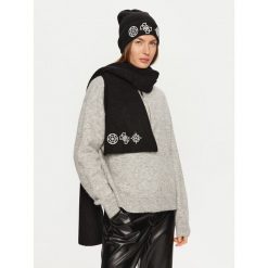 Szalik Guess. Czarne szaliki Guess, z aplikacjami. Za 299.99 zł.