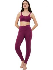 Triumph Legginsy sportowe w kolorze jagodowym rozmiar: M. Czerwone legginsy Triumph, m, bez wzorów, z materiału, z podwyższonym stanem, outdoorowe. Za 143.90 zł.