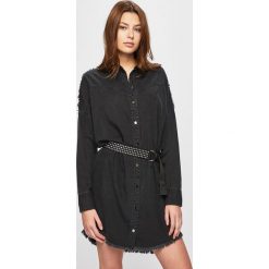 Guess Jeans - Sukienka. Czarne sukienki Guess Jeans, na co dzień, l, z aplikacjami, z bawełny, casualowe, bez kołnierzyka, bez ramiączek, maxi, proste. Za 549.90 zł.