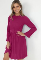 Ciemnofioletowa Sukienka Plisowana z Paskiem Flyne. Fioletowe sukienki Born2be, bez wzorów, eleganckie, bez kołnierzyka, bez ramiączek, mini. Za 109.99 zł.