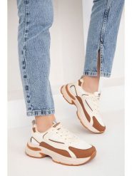 Trendyol Sneakersy w kolorze jasnobrązowym rozmiar: 37. Brązowe trampki Trendyol, bez wzorów, bez zapięcia. Za 101.23 zł.