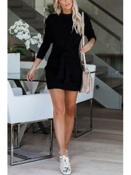 Milan Kiss Sukienka w kolorze czarnym rozmiar: XL. Czarne sukienki Milan Kiss, na co dzień, xl, bez wzorów, bez kołnierzyka, bez ramiączek, mini, proste. Za 154.07 zł.