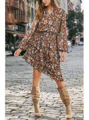 Milan Kiss Sukienka w kolorze brązowym ze wzorem rozmiar: M. Brązowe sukienki Milan Kiss, na co dzień, m, bez wzorów, z asymetrycznym kołnierzem, bez ramiączek, mini, asymetryczne. Za 118.84 zł.