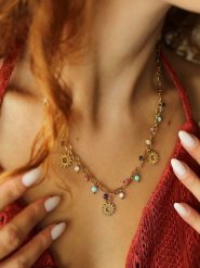 Charlize Pozłacany naszyjnik z kamieniami ozdobnymi - dł. 48 cm rozmiar: onesize. Żółte naszyjniki Charlize, pozłacane. Za 109.00 zł.