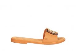 Klapki Azaleia Alice Soft Flat Slide Dark Beige 198004, Beż, Tworzywo - 38. Brązowe klapki Azaleia, bez wzorów, z materiału, bez obcasa. W wyprzedaży za 49.00 zł.