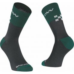 Skarpety rowerowe NORTHWAVE EDGE czarny. Czarne skarpety Northwave, bez wzorów. Za 45.00 zł.
