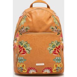 Desigual - Plecak. Żółte plecaki Desigual, z aplikacjami, z materiału. W wyprzedaży za 199.90 zł.