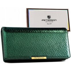 Zielony portfel damski ze skóry ekologicznej zamykany na zatrzask i suwak PTN 005-NF8 Peterson. Zielone portfele Peterson, bez wzorów, ze skóry ekologicznej. Za 69.00 zł.