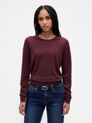 GAP Sweter w kolorze czerwonym rozmiar: XL. Czerwone swetry GAP, xl, bez wzorów, bez ramiączek. Za 180.91 zł.