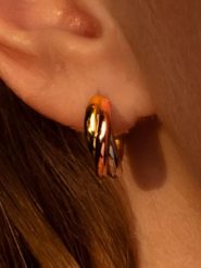 L instant d Or Złote kolczyki-kreole "Créoles tri Or" rozmiar: onesize. Żółte kolczyki L instant d Or, złote. Za 1,609.99 zł.