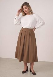 Brązowa Rozkloszowana Spódnica z Wysokim Stanem Ismotis. Brązowe spódnice Born2be, l, bez wzorów, plus size, midi, dopasowane. Za 89.99 zł.