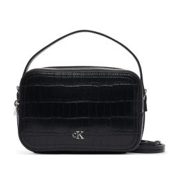 Torebka Calvin Klein. Czarne torebki klasyczne Calvin Klein, bez wzorów, bez dodatków. Za 449.99 zł.