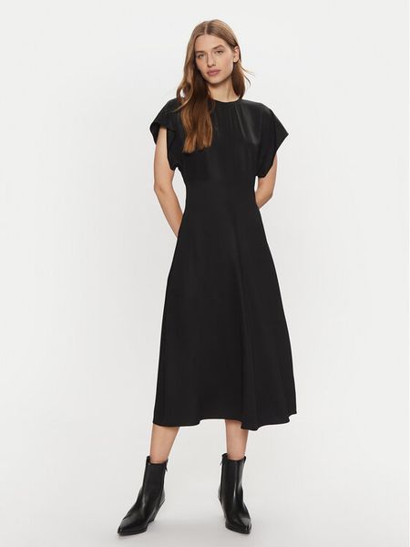 Calvin Klein Sukienka koktajlowa K20K207841 Czarny Regular Fit. Czarne sukienki Calvin Klein, bez wzorów, z wiskozy, wizytowe, bez kołnierzyka, bez ramiączek. Za 449.99 zł.