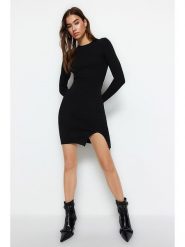 Trendyol Sukienka w kolorze czarnym rozmiar: L. Czarne sukienki Trendyol, l, bez wzorów, prążkowane, bez kołnierzyka, bez ramiączek, midi. Za 71.95 zł.