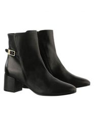 Högl Skórzane botki w kolorze czarnym rozmiar: 38. Czarne botki Högl, bez wzorów, ze skóry, bez obcasa, bez zapięcia. Za 392.52 zł.