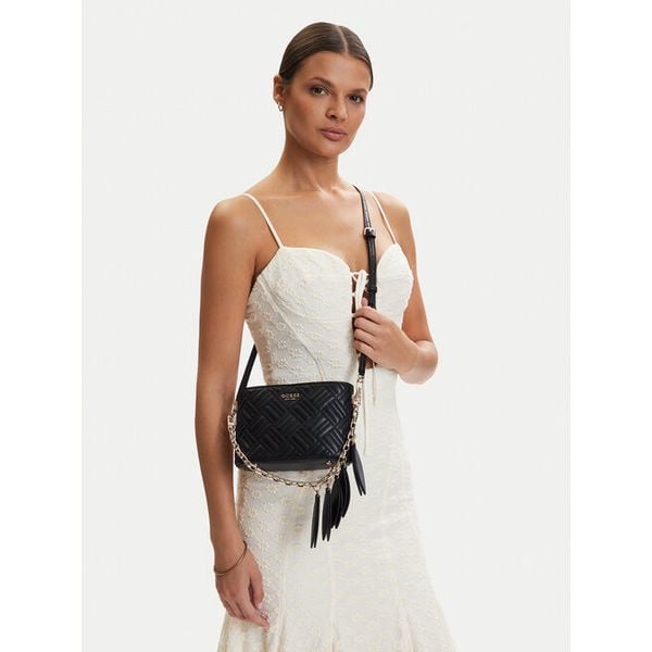 Torebka Guess. Czarne listonoszki Guess, z aplikacjami, bez dodatków. Za 304.99 zł.