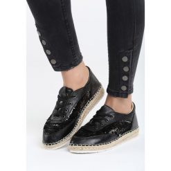 Czarne Espadryle Jery. Czarne espadryle Born2be, bez wzorów, bez obcasa, na płaskiej podeszwie, bez zapięcia. Za 29.99 zł.