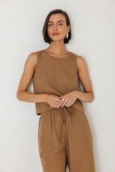 TOP CARA KARMELOWY L - Flawless. Topy Flawless, l, bez wzorów, z jeansu, bez kołnierzyka, bez ramiączek. Za 259.00 zł.