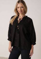 Czarna Rustykalna Bluzka z Tencelu Ozdobiona Wiązaniem Koronką i Koralikami Sachi. Czarne bluzki Born2be, m, z aplikacjami, z jeansu, bez kołnierzyka, bez ramiączek. Za 119.99 zł.