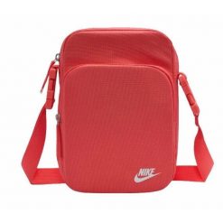 Saszetka na ramię Nike Nk Heritage Crossbody. Czerwone torby na ramię Nike, bez wzorów, sportowe, na ramię, bez dodatków. Za 110.99 zł.