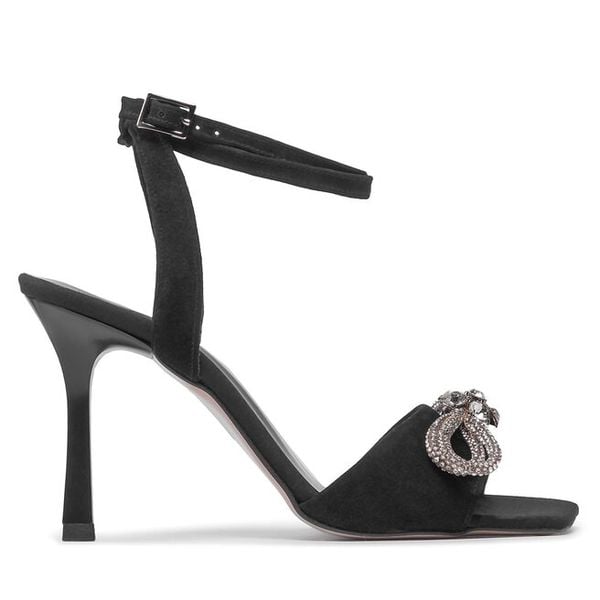 Sandały Karino. Czarne sandały Karino, bez wzorów, bez obcasa, na szpilce, bez zapięcia. Za 289.99 zł.