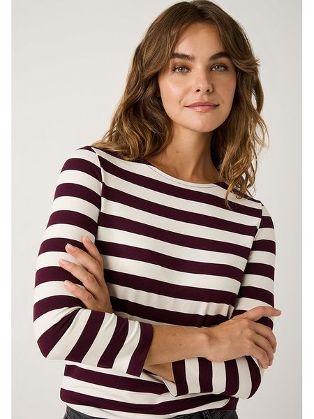 More & More Koszulka w kolorze biało-bordowym rozmiar: 38. Białe bluzki More & More, bez wzorów, bez kołnierzyka, bez ramiączek. Za 166.10 zł.