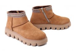RIEKER W2074-24 brown, botki damskie. Brązowe botki Rieker, bez wzorów, bez obcasa, bez zapięcia. Za 399.90 zł.