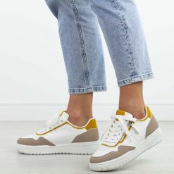 Beżowe sportowe buty damskie McBraun 23233. Brązowe obuwie sportowe McBraun, na lato, ze skóry, bez zapięcia, na fitness i siłownię. W wyprzedaży za 69.30 zł.