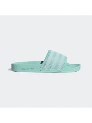 Adidas Klapki w kolorze turkusowym rozmiar: 40,5. Niebieskie klapki Adidas, bez wzorów, z otwartym noskiem, bez obcasa. Za 175.67 zł.