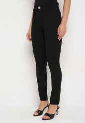 Czarne Legginsy z Wiskozą z Wysokim Stanem Zdobione Guzikiem z Cyrkoniami Nalette. Czarne legginsy Born2be, l, z aplikacjami, z bawełny, z podwyższonym stanem. Za 84.99 zł.