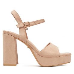 Sandały DeeZee. Brązowe sandały DeeZee, bez wzorów, bez obcasa, na słupku, bez zapięcia. Za 129.99 zł.