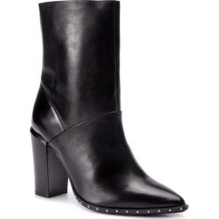 Botki BRONX - 33975-M BX 1217 Black 01. Czarne botki Bronx, z aplikacjami, z materiału, bez obcasa, na obcasie, bez zapięcia. W wyprzedaży za 299.00 zł.