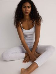 Bawełniane legginsy - jasnoszary. Szare legginsy Reserved, l, bez wzorów, z bawełny. W wyprzedaży za 39.99 zł.
