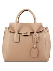 Victor & Hugo Paris Skórzana torebka "Jane" w kolorze beżowym - 36 x 35 x 24 cm rozmiar: onesize. Brązowe torby na ramię Victor & Hugo Paris, bez wzorów, z materiału, przez ramię, bez dodatków. Za 463.45 zł.