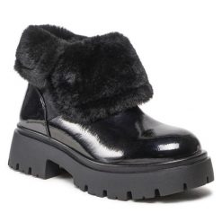 Botki QUAZI. Czarne botki QUAZI, bez wzorów, bez obcasa, na płaskiej podeszwie, bez zapięcia. Za 249.99 zł.