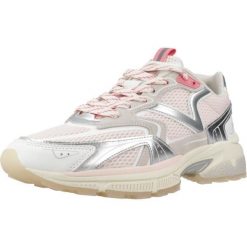 Buty VICTORIA 8809101V Rose. Czerwone trekkingi VICTORIA, ze skóry, trekkingowe. Za 399.99 zł.
