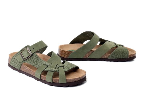 DR. BRINKMANN 701006-07 grun, klapki damskie. Zielone klapki Dr. Brinkmann, bez wzorów, ze skóry, bez obcasa. Za 269.90 zł.