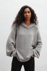 Sweter z kapturem typu oversize w kolorze GREY - LAFFI-UNI. Szare swetry Marsala, uniwersalny, bez wzorów, z jeansu, bez ramiączek. Za 589.90 zł.