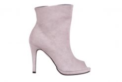 Botki Bayla-076 1579Z Jasny Popiel, Skóra naturalna - 39. Szare botki Bayla, bez wzorów, z materiału, z otwartym noskiem, bez obcasa, na platformie, bez zapięcia. W wyprzedaży za 89.10 zł.