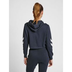 Damska bluza z kapturem crop top Hummel hmlLEGACY. Niebieskie bluzy Hummel, xl, bez wzorów, z kapturem. Za 162.00 zł.